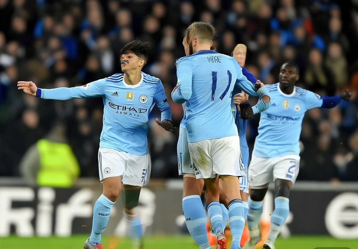 欧冠小组赛：曼城逆转皇马，阿森纳完胜登顶，积分榜陷胶着混战